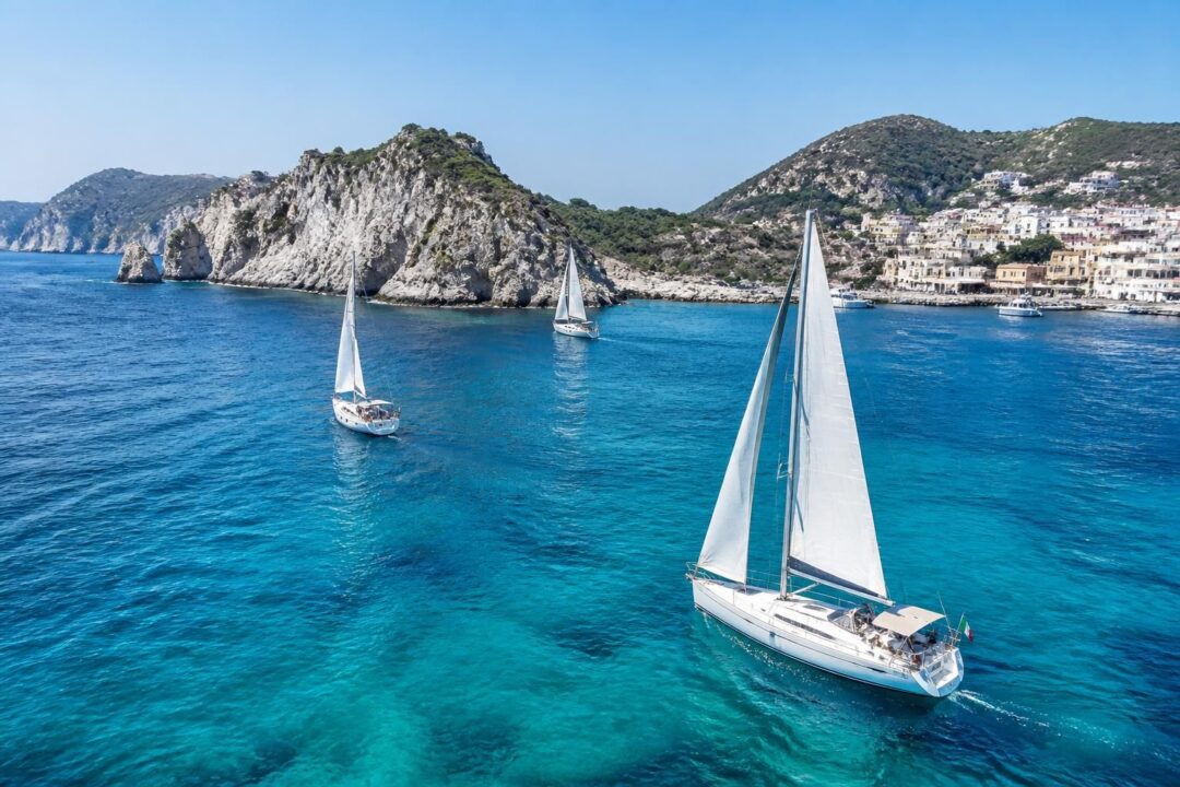 scopri una crociera a vela indimenticabile alle isole pontine: esplora ponza, palmarola e ventotene, tra acque cristalline e paesaggi mozzafiato.